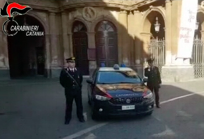 Catania, abusi sessuali di gruppo su una straniera: fermati 3 giovani VIDEO