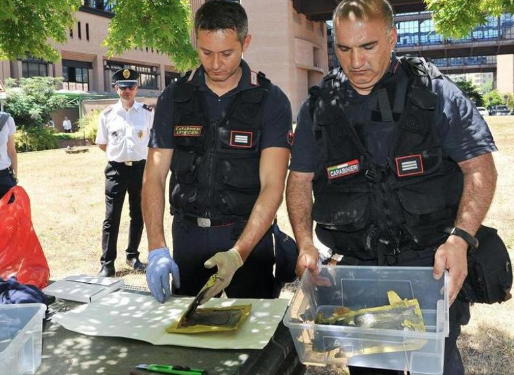 Buste esplosive ai Pm di Torino: arrestati tre anarchici