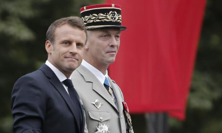 Festa nazionale in Francia, i Gilet gialli fischiano  il presidente Macron