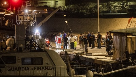 Altri 57 migranti arrivati a Lampedusa: uno portato al Poliambulatorio