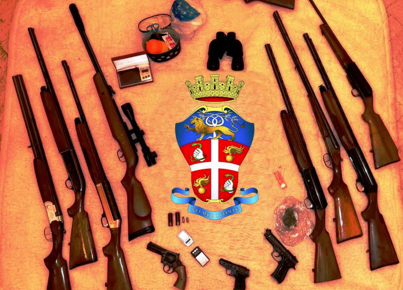 Scoperto un arsenale al Pigno a Catania: arrestato custode della armi VIDEO