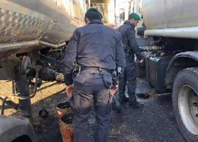 Catania, sequestrati 30 mila litri di gasolio: 4 arresti e un denunciato