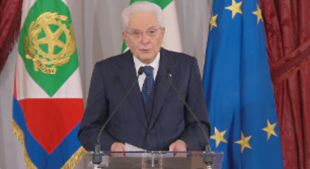 Mattarella conferisce 30 attestati di 'Alfiere della Repubblica'