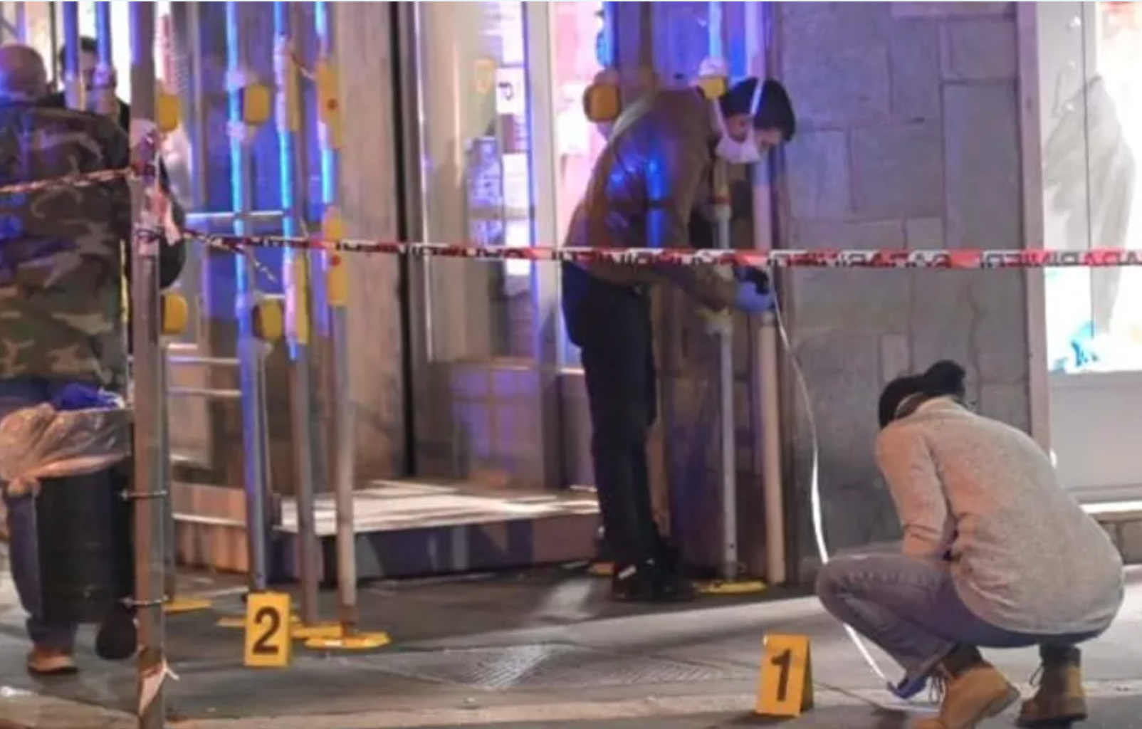 Accoltellato carabiniere durante rapina in farmacia a Torino
