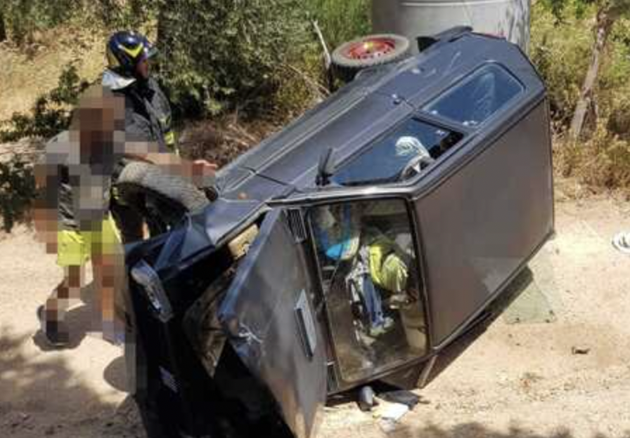 Incidenti stradali, perde il controllo dell'auto: morto 79enne a Davoli