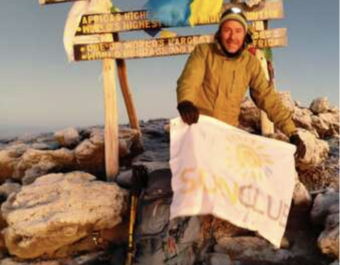 Ingegnere di Siracusa sul tetto dell'Africa: scala il Kilimangiaro a 5.895 mt