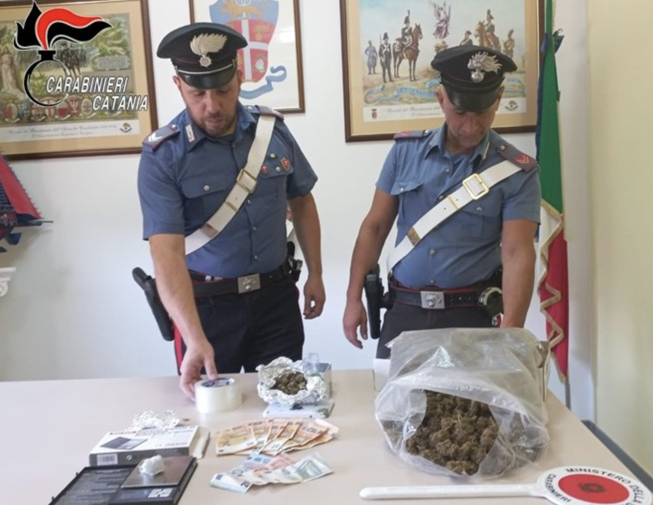 Gli trovano 800 grammi di 'fumo' durante una perquisizione: arrestato a Randazzo