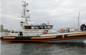 Barca alla deriva tra Marettimo e Favignana: soccorsi 14 diportisti