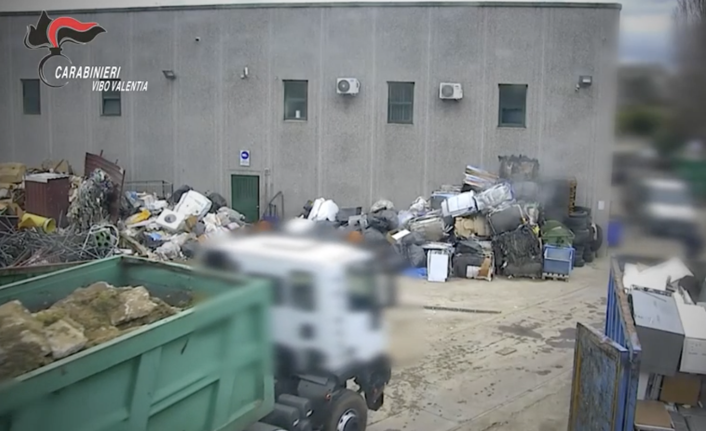 Sequestrata a Vibo Valentia un'azienda per lo smaltimento dei rifiuti industriali
