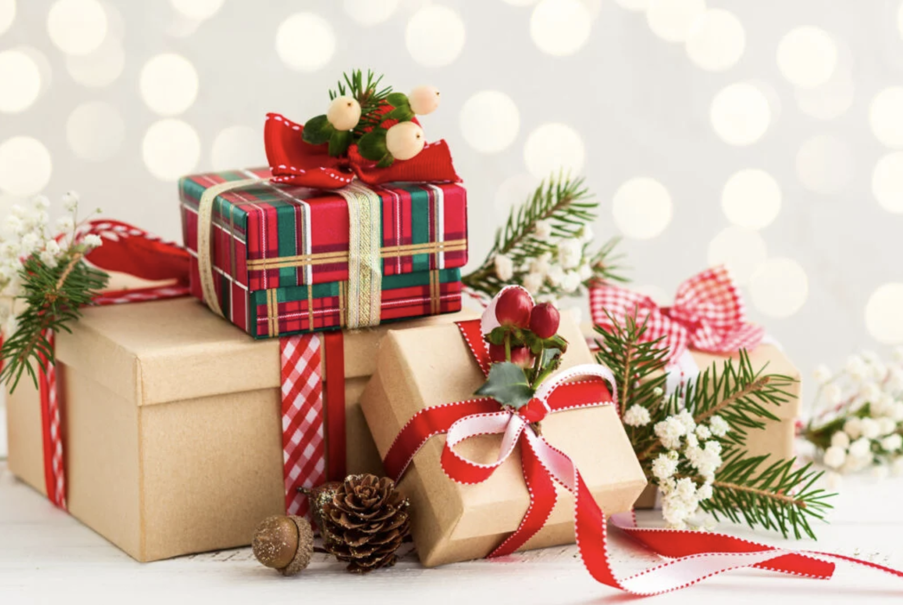 Indagine di Confcommercio: un italiano su 4 non farà regali di Natale per risparmiare