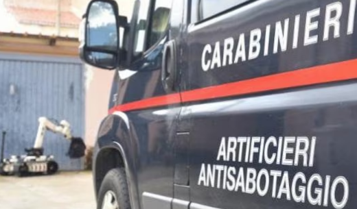 Gli trovano 1500 artifizi pirotecnici: denunciato un giovane a Palermo