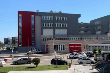 Lecce, cade dalla carrozzina fuori da scuola: 13enne muore dopo 5 giorni