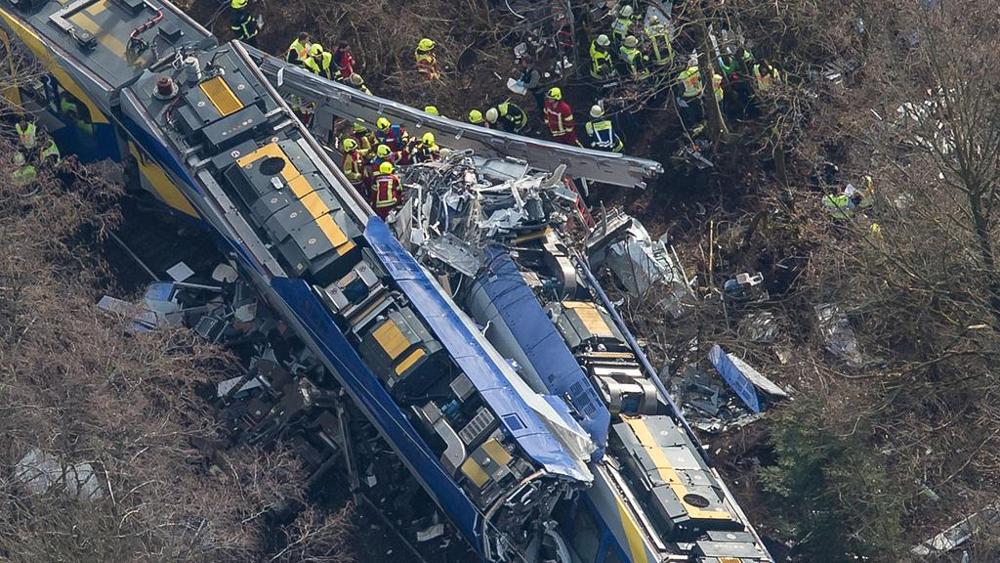 Scontro tra due treni in Baviera, due morti e 14 feriti 