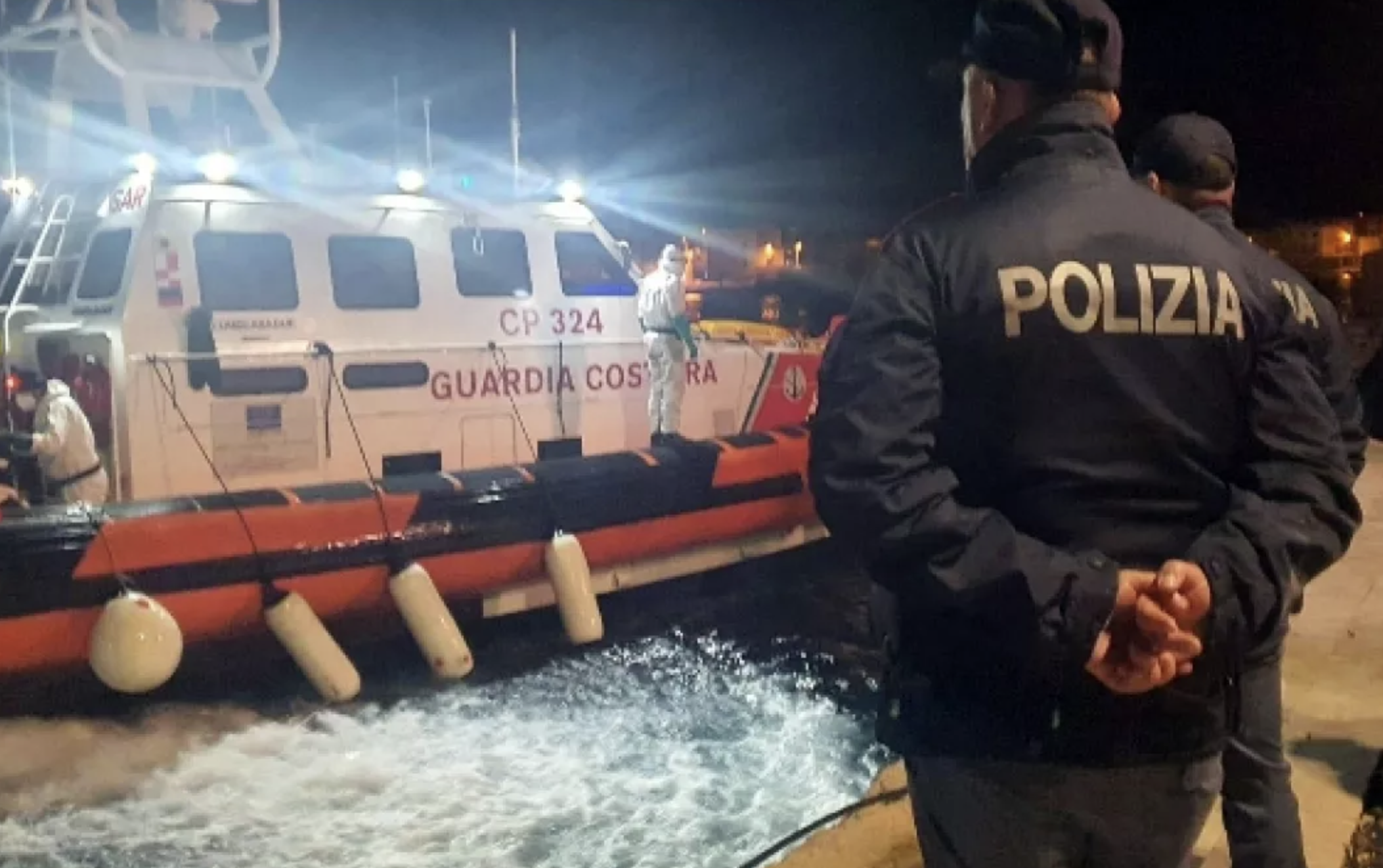 Sei sbarchi nella notte a Lampedusa: arrivati 288 migranti