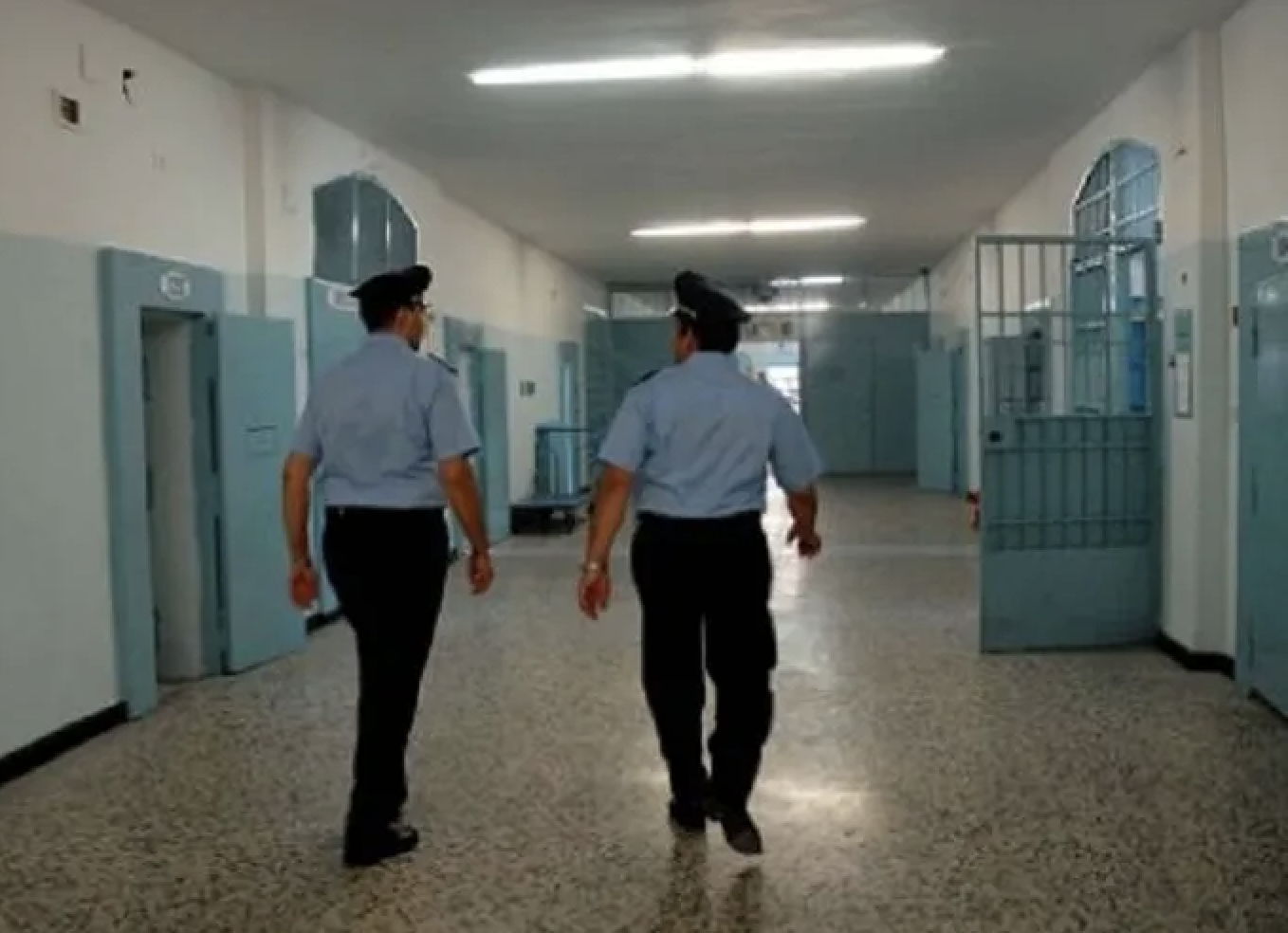 Due poliziotti penitenziari aggrediti nel carcere di piazza Lanza a Catania