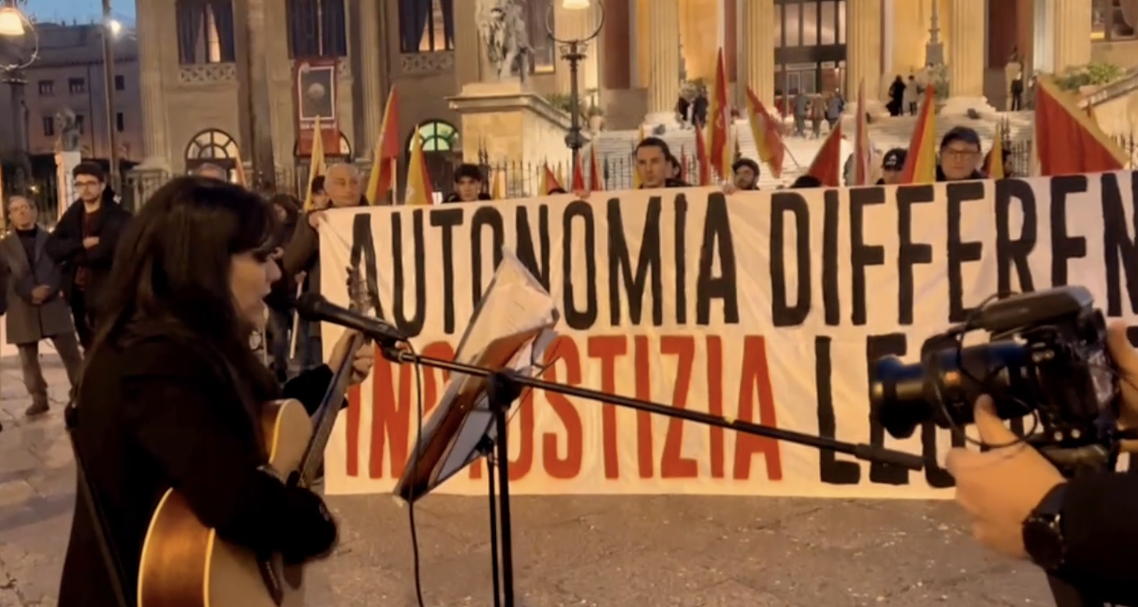 Autonomia,  raccolta di firme di Cgil e Uil davanti all'ospedale di Palermo
