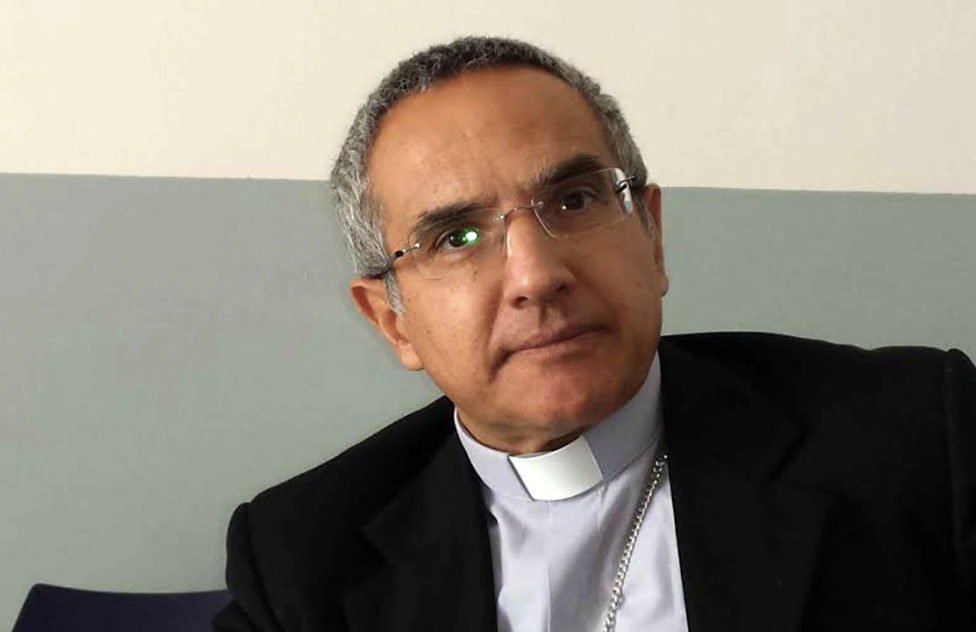 Il Papa elogia vescovo di Piazza Armerina: "E' stato perseguitato"