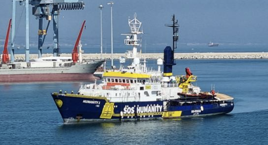 Migranti, nave Ong sottoposta a fermo dopo sbarco a Crotone
