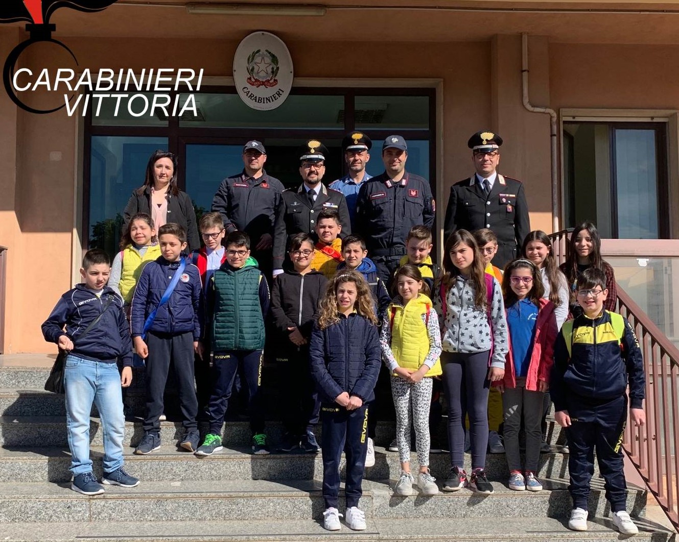Vittoria, alunni di Acate in visita alla caserma dei Carabinieri