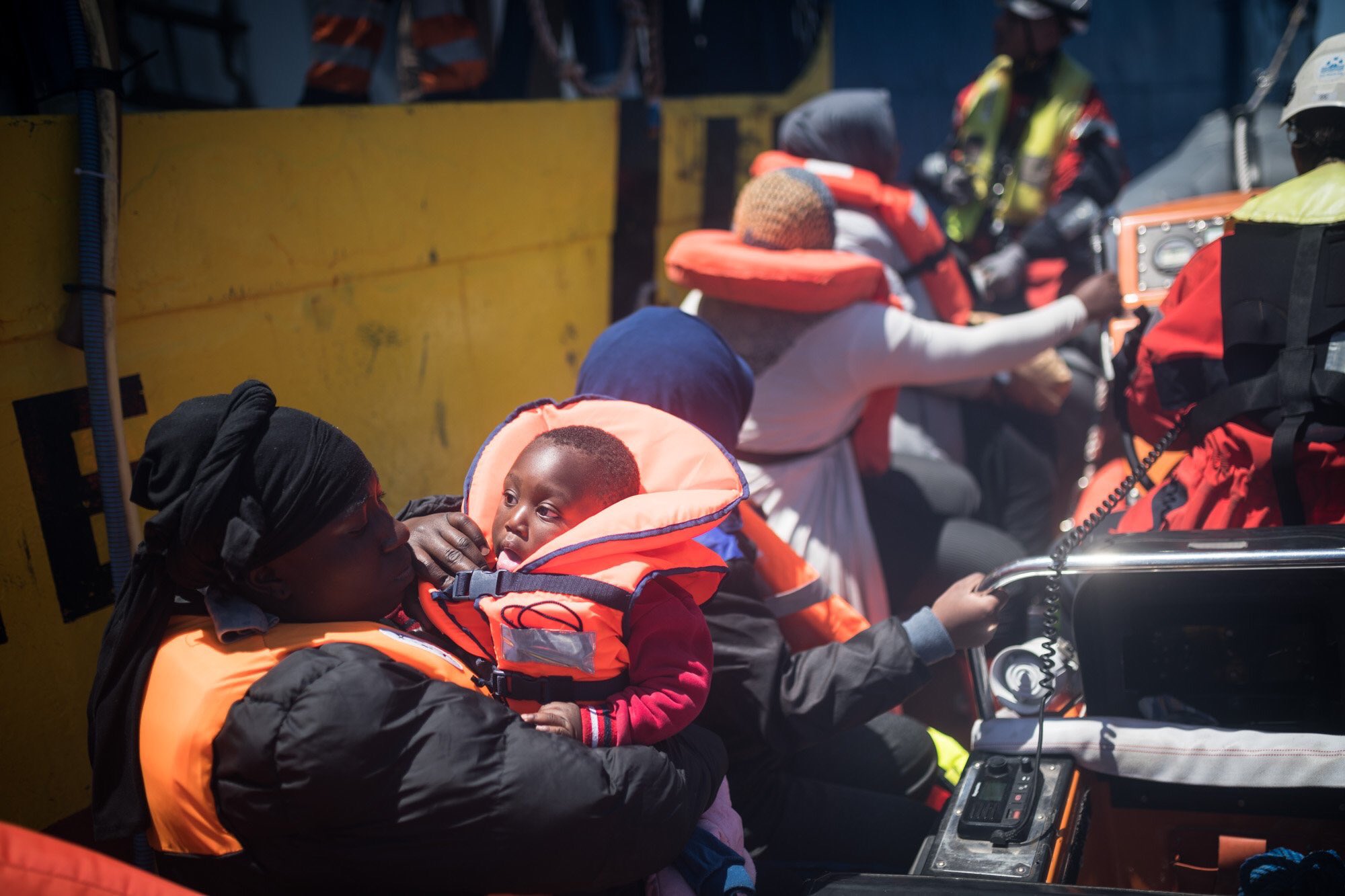 Sea Watch soccorre 65 migranti a trenta miglia dalla coste libiche