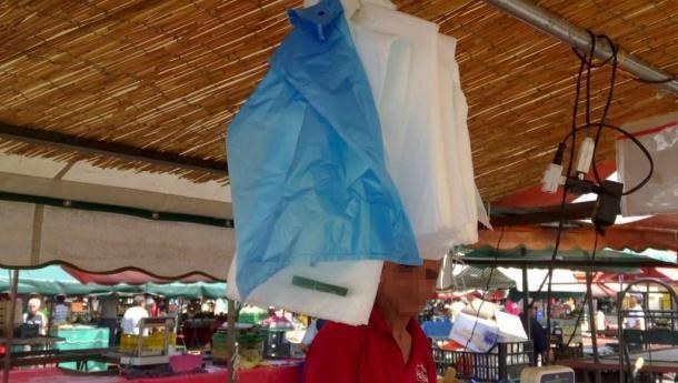 Sequestrate a Palermo 24 tonnellate sacchetti di plastica irregolari