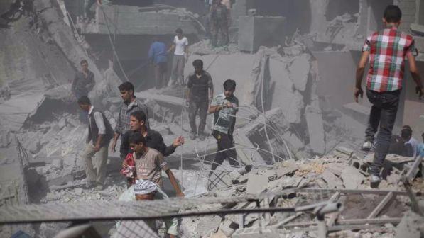 Siria: attacco israeliano vicino Damasco, almeno 15 i morti