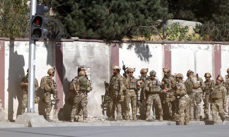 Kabul, attacco agli studi televisi: l'Isis rivendica l'attentato