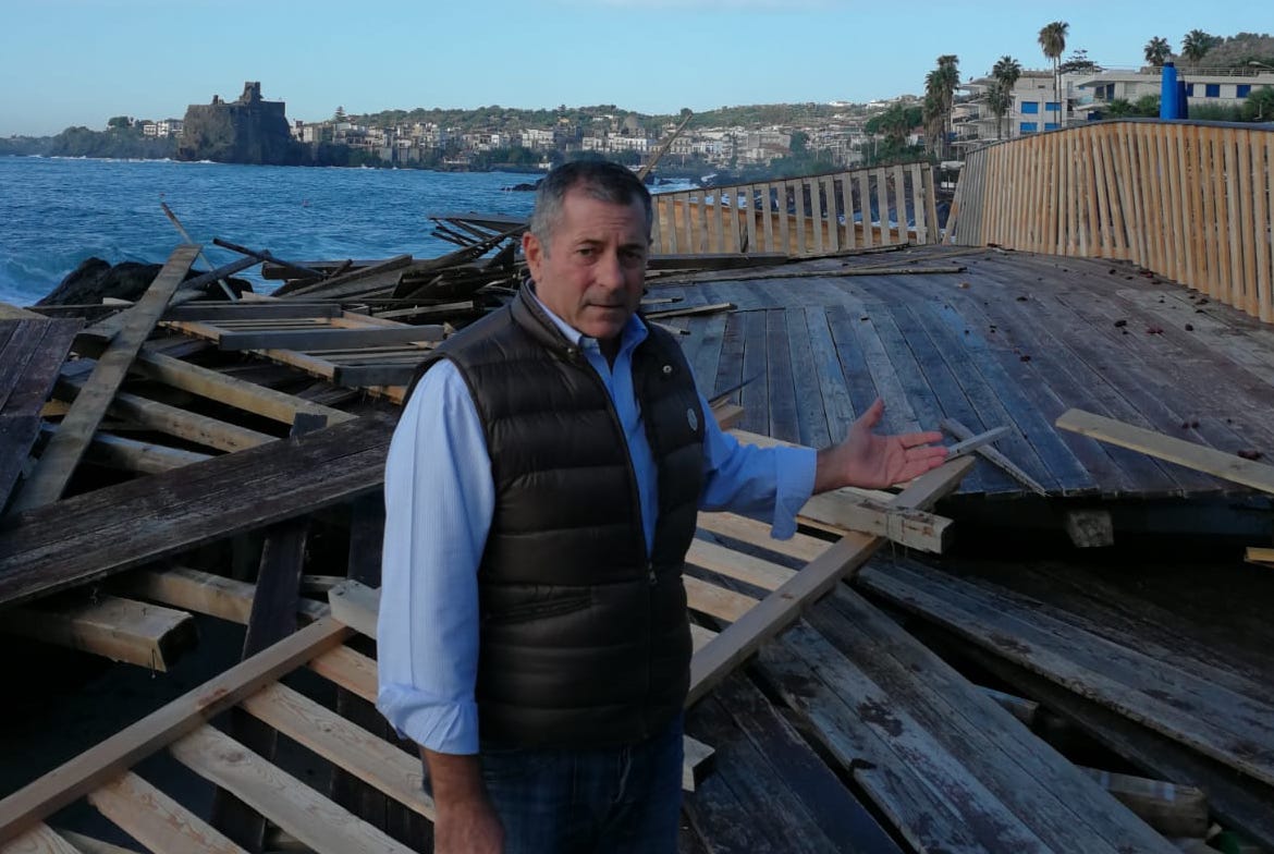 Maltempo, il sindaco di Aci Castello chiede lo stato di calamità per i danni
