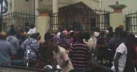 Strage in una chiesa cattolica in Nigeria, almeno 50 morti