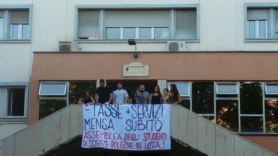 Studenti di Scienze politiche protestano a Palermo e occupano l'Ersu 