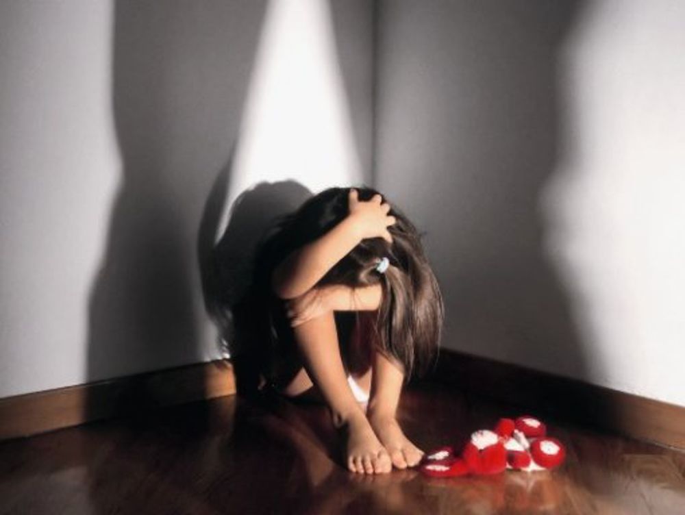 Stupra la sorellastra minorenne, fermato 19enne nel Milanese