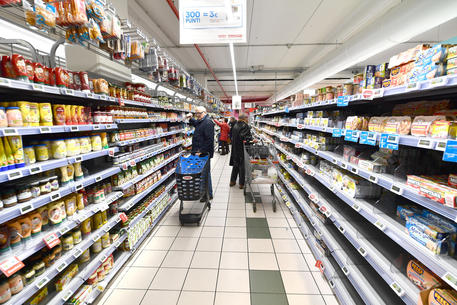 Modica, prefetto Ragusa annulla ordinanza del sindaco: supermercati aperti il 15 e il 22