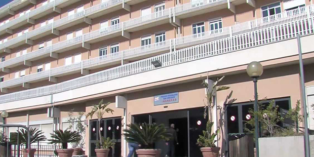 Provoca danni all'ospedale di Taormina, infermiera denunciata