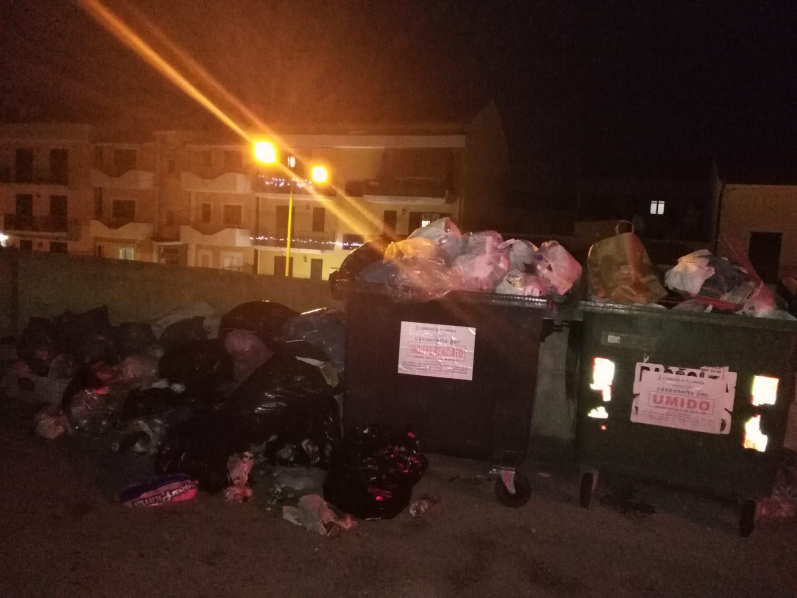 Floridia, i residenti delle Tre Torri sul piede di guerra per la spazzatura