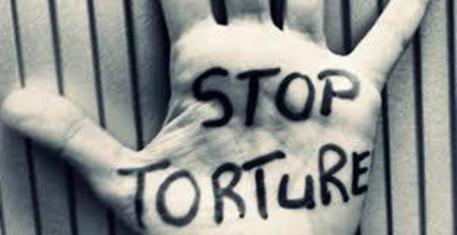 Il reato di tortura è legge: da 4 a 12 anni di reclusione
