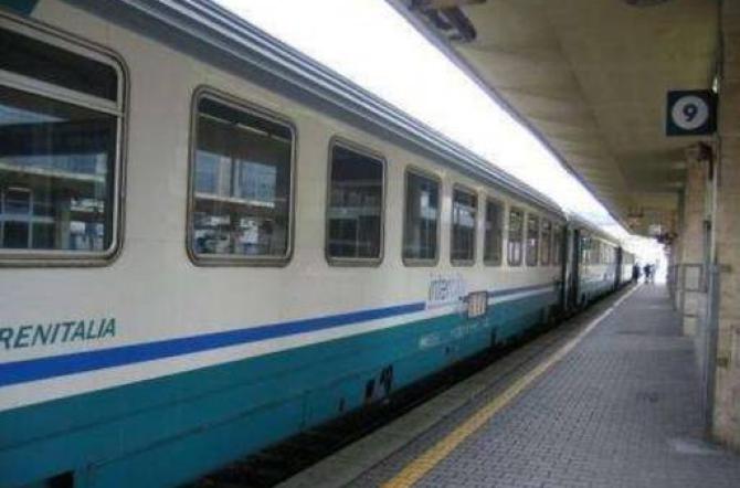 Furti di rame sulla Messina-Catania, treni in ritardo 