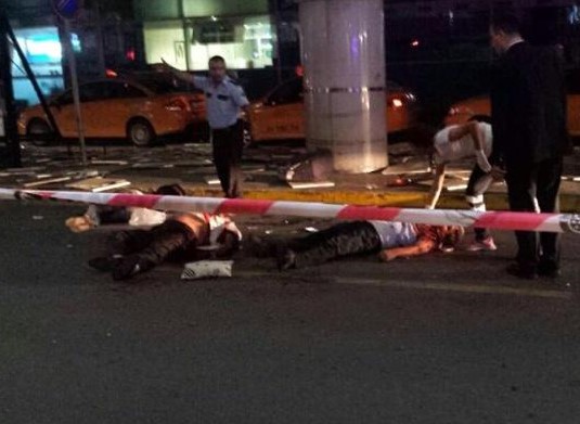Attacco terroristico all'aeroporto di Instabul, 50 morti e 60 feriti