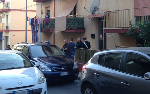 Veronica è a Santa Croce,  con la polizia cerca lo zaino di Loris