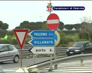 Palermo, finti carabinieri prelevano un uomo e lo portano via