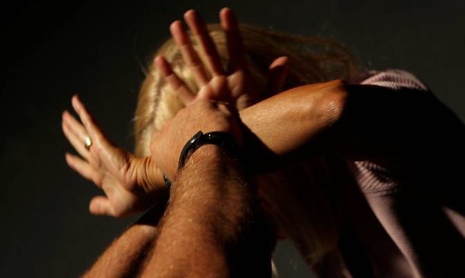 Violenza sessuale: 85enne arrestato a Barcellona Pozzo di Gotto