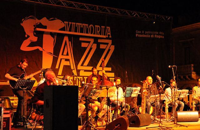Cento artisti sul palco per Vittoria Jazz festival, alla rassegna diretta da Francesco Cafiso