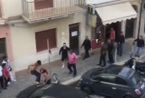 Vittoria, due tunisini aggrediscono tabaccaio: fermati dai carabinieri