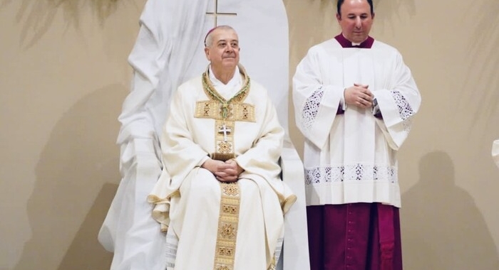 Si è insediato il nuovo arcivescovo di Cosenza. cerimonia in Cattedrale