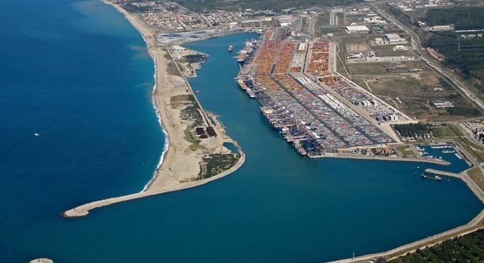 Porto di Gioia Tauro, manifesto unitario contro la chiusura