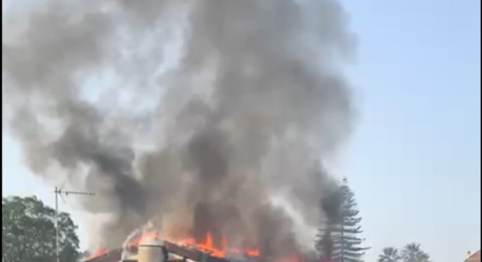 Incendio distrugge Lido Aranci a Vibo Valentia